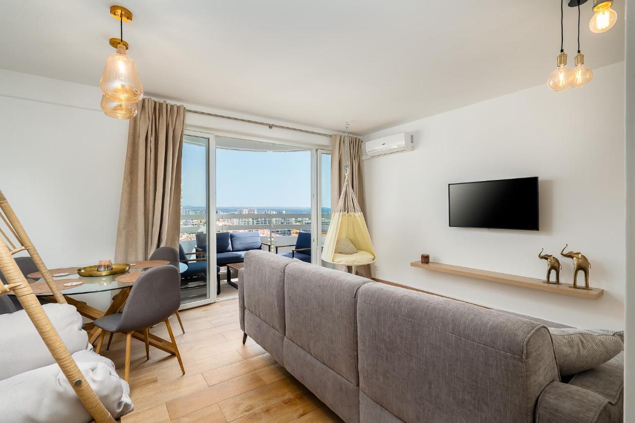 Charming Apartment W/ Pool & Balcony In Portimao By Lovelystay 외부 사진